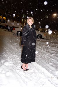 Lauren Poulter Glanzer in snow