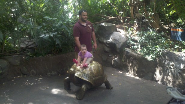 Alex and Hadley Glanzer at the Minnesota Zoo, June 12, 2011